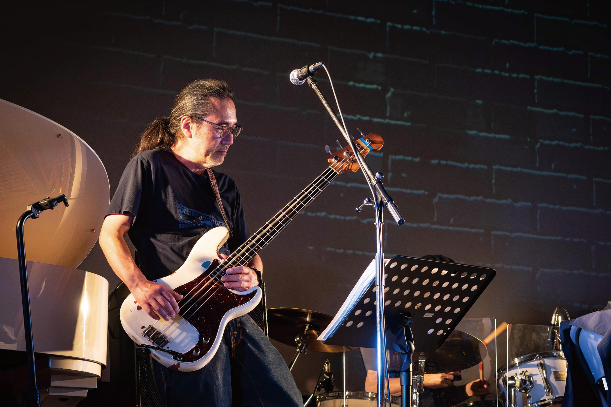 澤田浩史 (Bass)